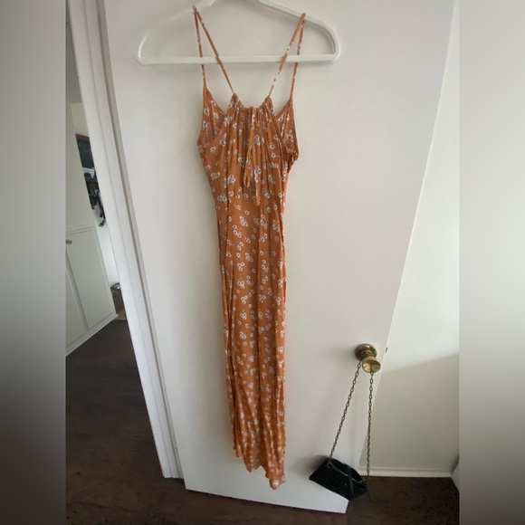 SNDYS floral midi dress - Picture 2 of 4